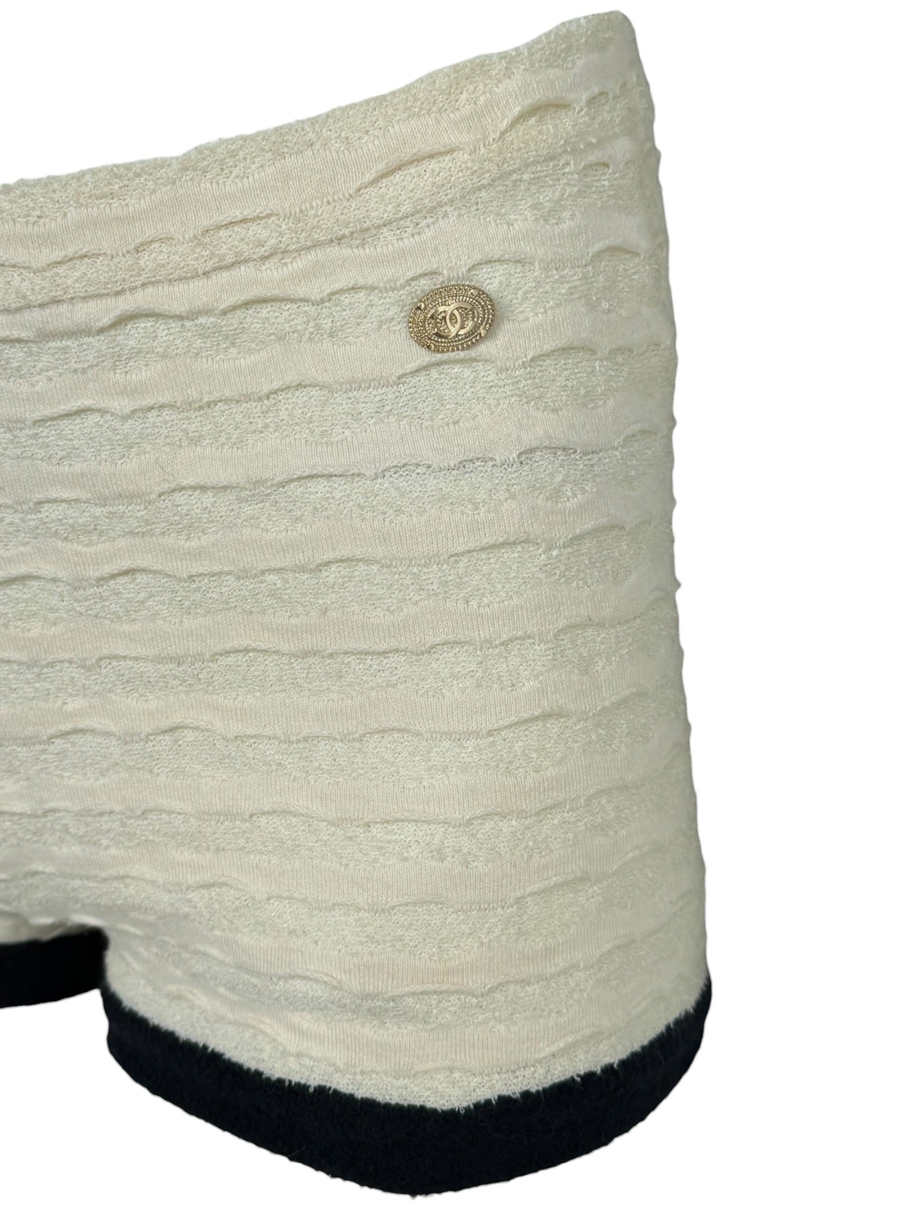 Chanel 12C White & Navy Jacquard Knit Set